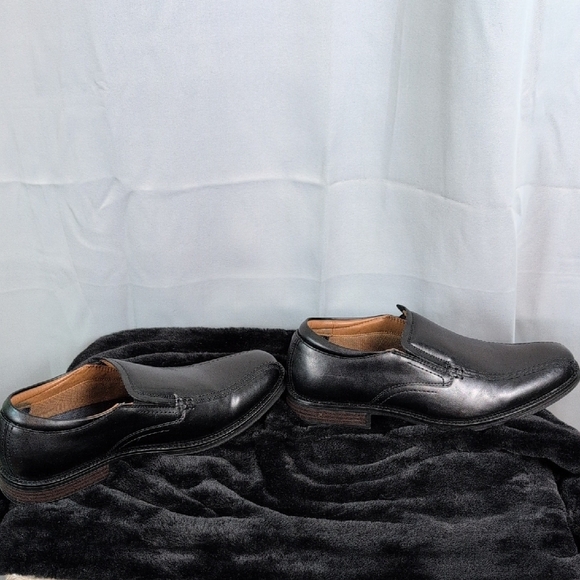 Dockers Men's Black Slip-On Loafers - Picture 5 of 9